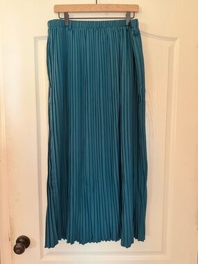 Pleated Teal Maxi Skirt - Women